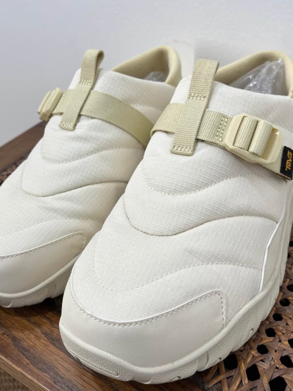 Size 11 Teva ReEmber Camp Slip-On Ivory Beige Gorpcore Women's Luxe Slipper Shoe